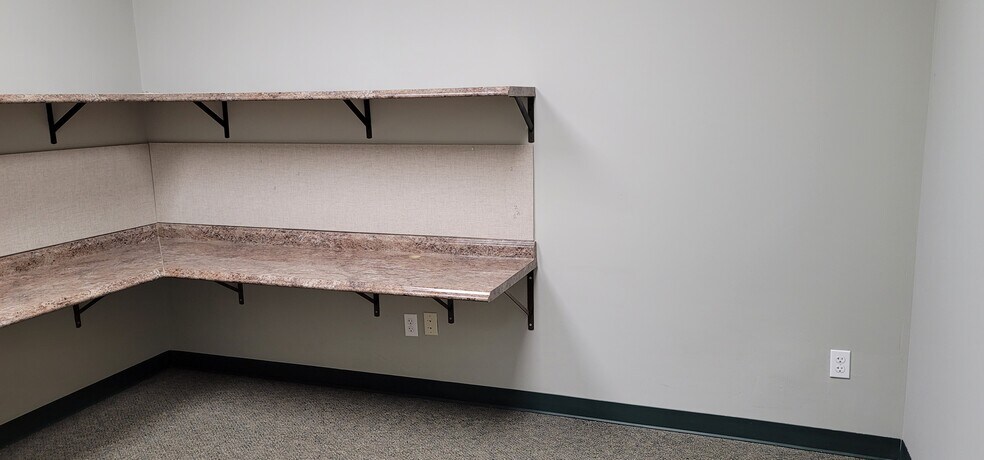 More Photos Of 131 New Rd, Parsippany Storefront For Lease