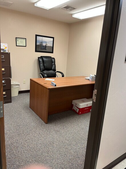 More Photos Of 4691 NE Ok-33 Hwy, Guthrie Warehouse For Lease
