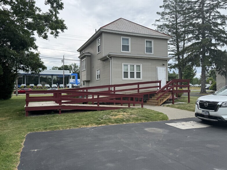 More Photos Of 1134 Troy Schenectady Rd, Latham Medical For Sale