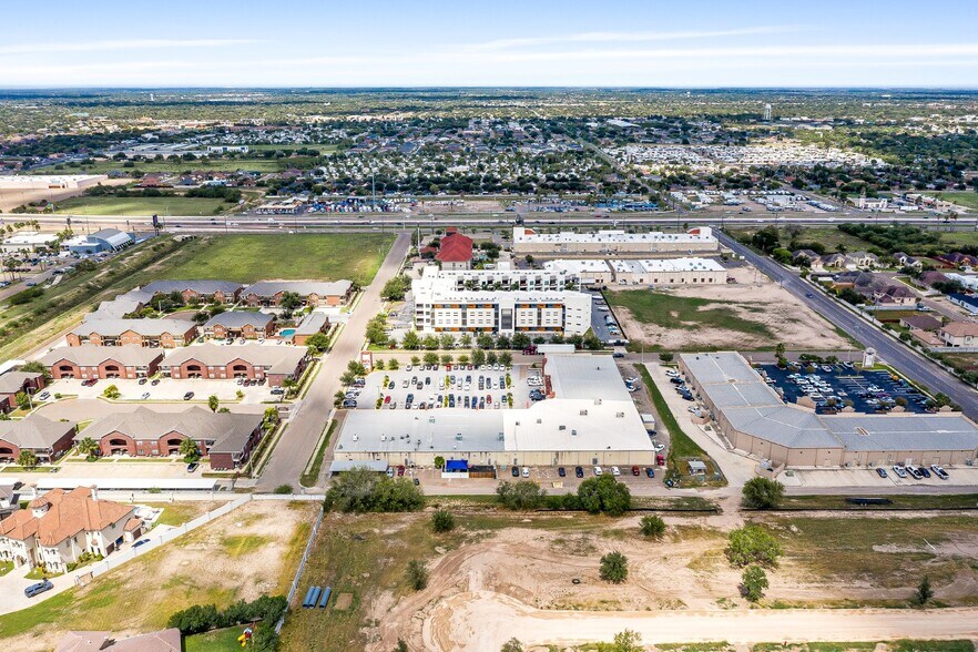 More Photos Of 901 Travis St, Mission General Retail For Sale