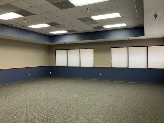 More Photos Of 4612 N 56th St, Tampa Research And Development For Sale