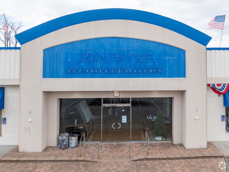 More Photos Of 2257 Route 112, Coram Freestanding For Lease