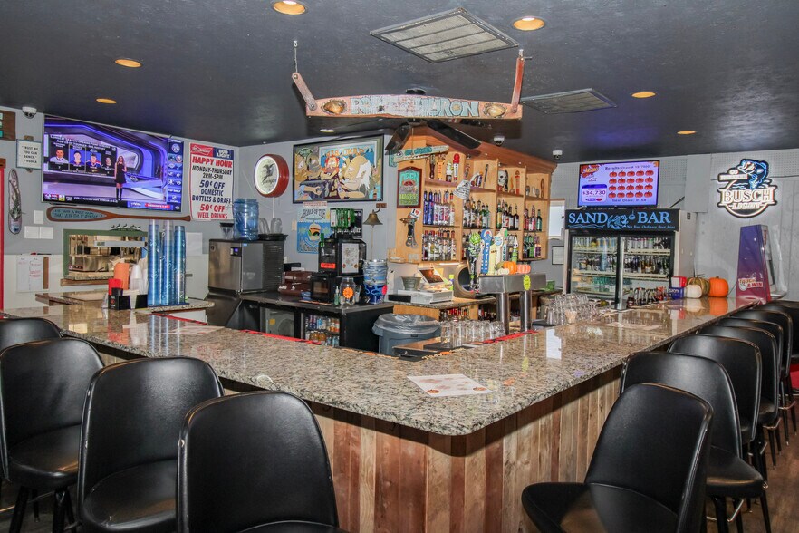 More Photos Of 54 McKinley St, Huron Bar For Sale