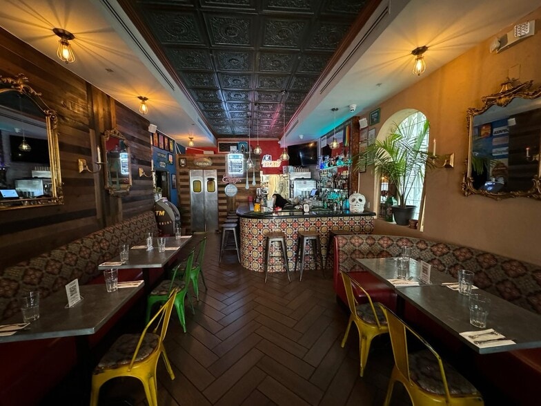 More Photos Of 2850 31st St, Astoria Restaurant For Sale