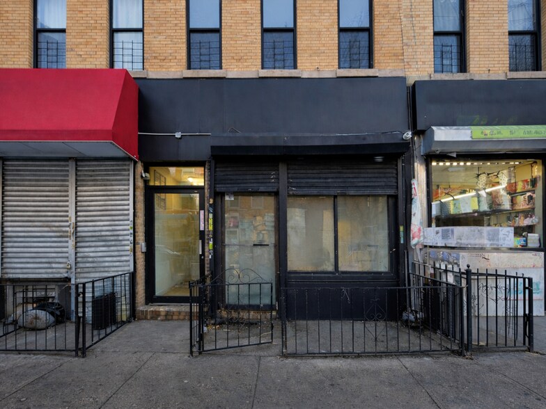 Primary Photo Of 763 Seneca Ave, Ridgewood Apartments For Lease