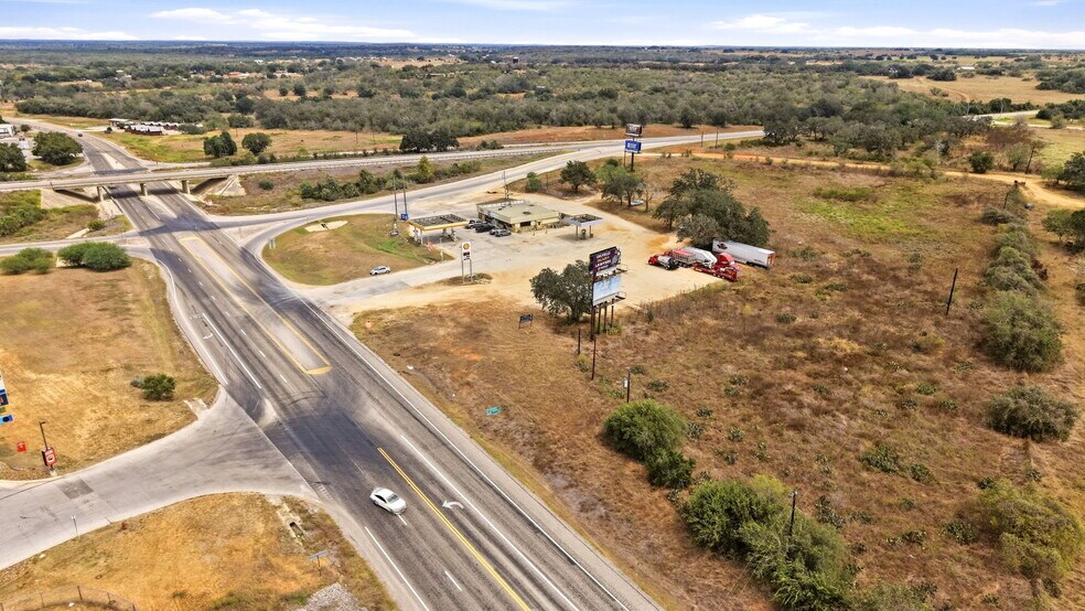 More Photos Of 1000 State Highway 123 S, Stockdale Service Station For Sale