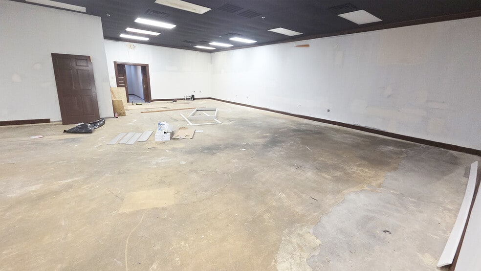 More Photos Of 300 Water St, Saint Charles Loft Creative Space For Lease