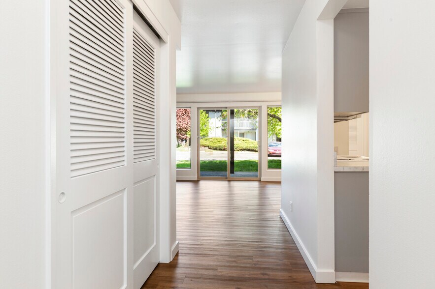 More Photos Of 7234 47th Ave NE, Marysville Apartments For Sale