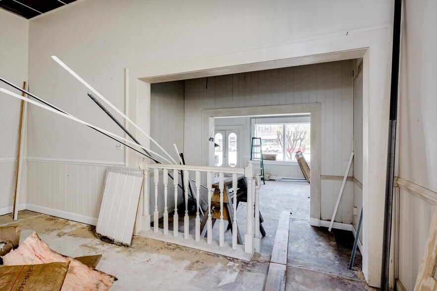 More Photos Of 111 Main Street, Lincolnton Flex For Sale