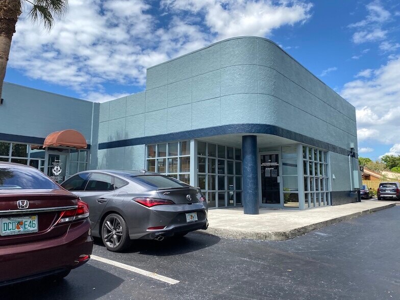 More Photos Of 7351 W Oakland Park Blvd, Fort Lauderdale Office For Sale