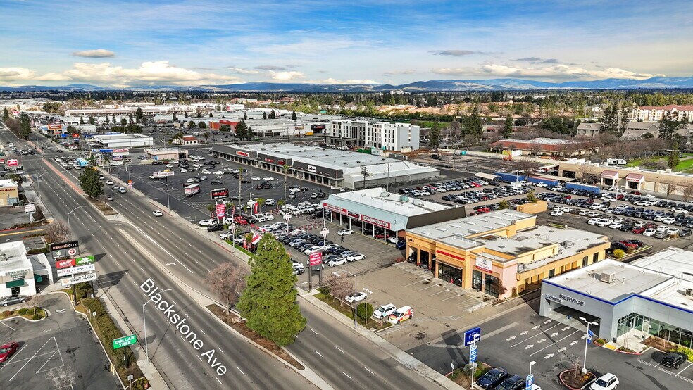 More Photos Of 5262 N Blackstone Ave, Fresno Flex For Sale