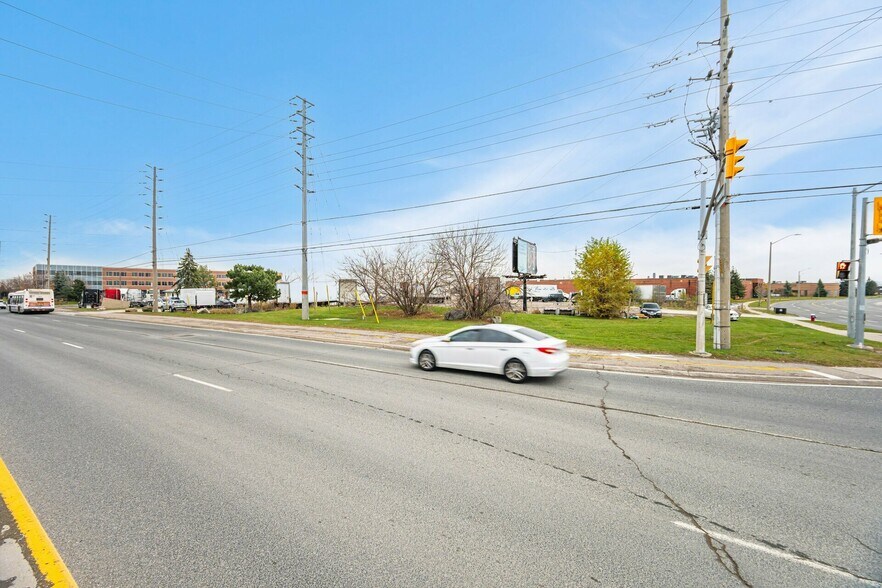 More Photos Of 140 Derry Rd E, Mississauga Office For Sale