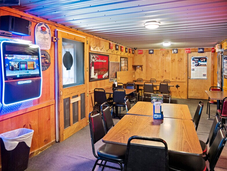 More Photos Of 4262 N Abbe Rd, Comins Bar For Sale