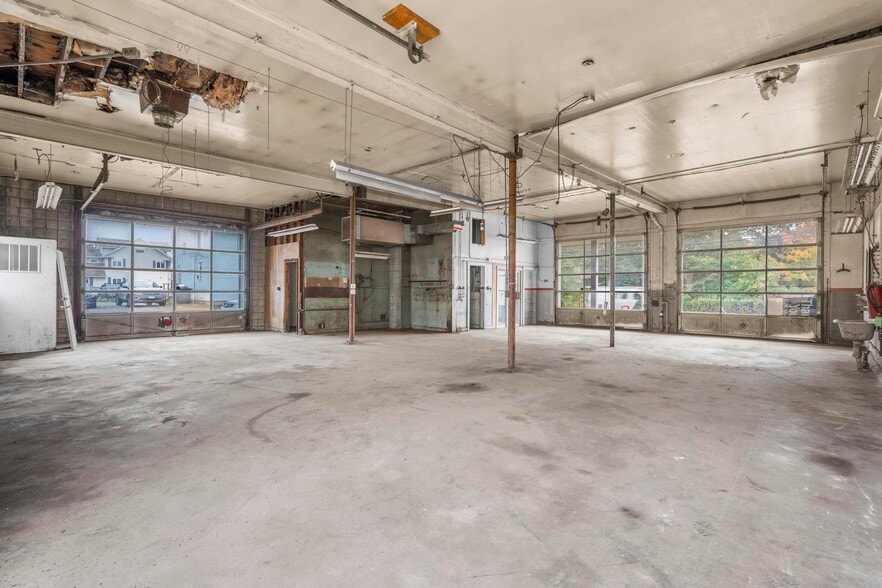 More Photos Of 112 New Haven Ave, Milford Restaurant For Lease