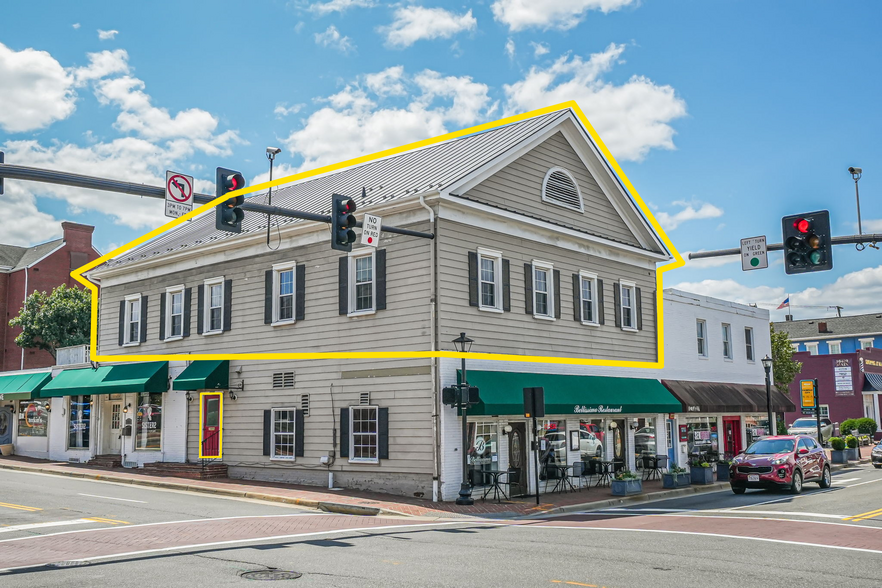 Primary Photo Of 4002-4008 University Dr, Fairfax Storefront Retail Office For Sale