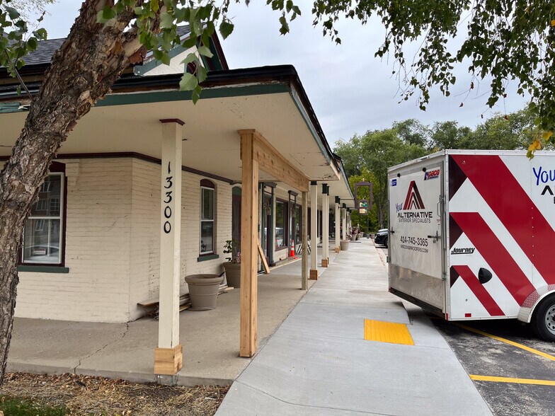 More Photos Of 13300 Watertown Plank Rd, Elm Grove Freestanding For Sale