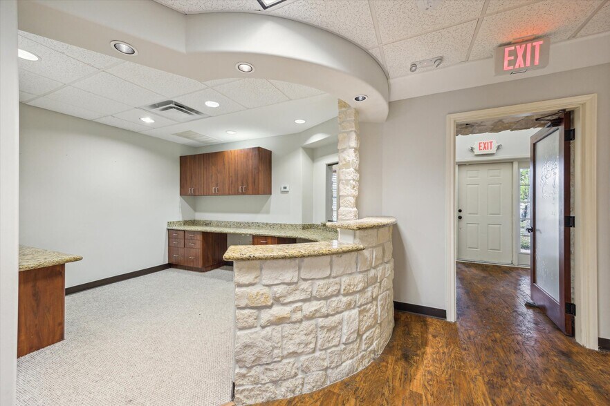 More Photos Of 1501 N Amburn Rd, Texas City Medical For Lease