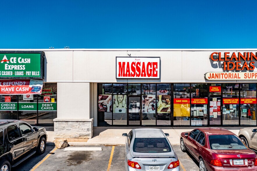 More Photos Of 8515-8611 Perrin Beitel Rd, San Antonio Freestanding For Lease