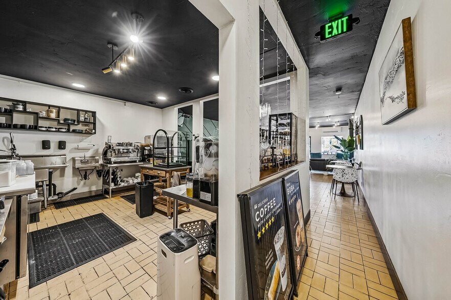 More Photos Of 239 SE G St, Grants Pass General Retail For Sale