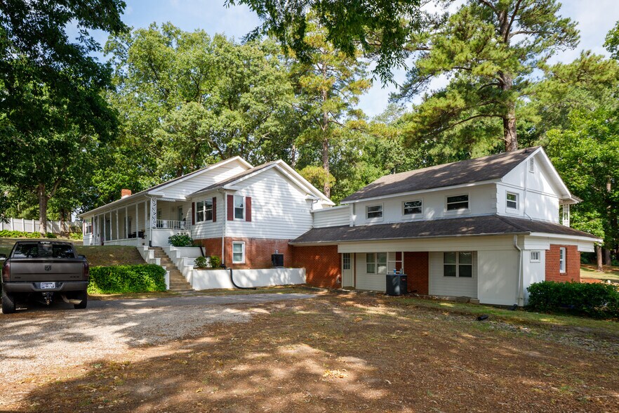 More Photos Of 100-102 Twin Acres Dr, Fayetteville Apartments For Sale