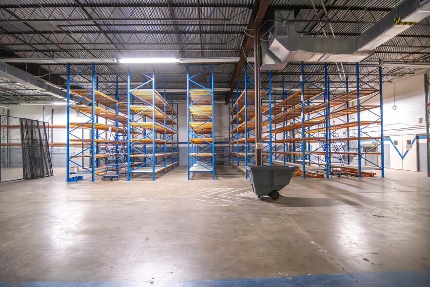 More Photos Of 2600 118th Ave N, Saint Petersburg Light Distribution For Lease
