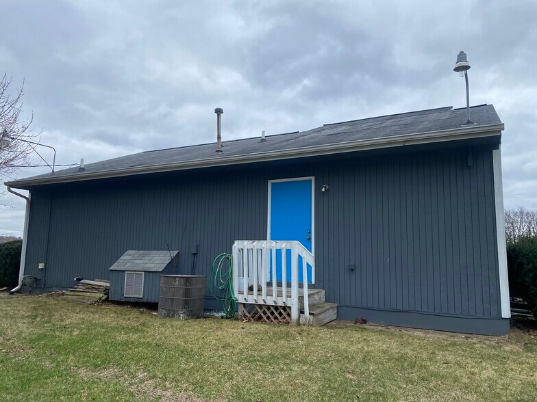 More Photos Of 8009 N McKinley Rd, Flushing General Retail For Sale