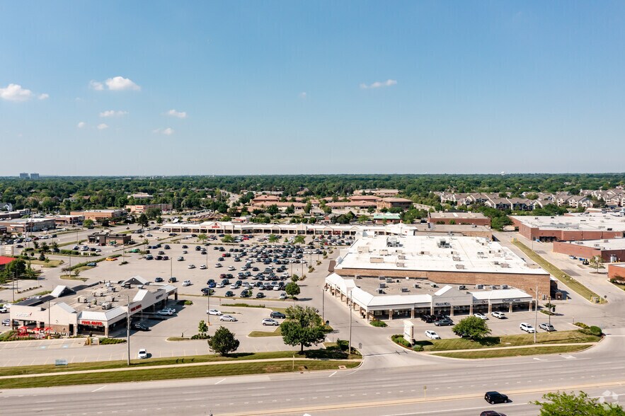 More Photos Of 91-109 Danada Sq E, Wheaton Unknown For Lease