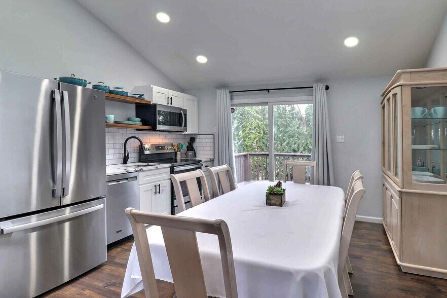 More Photos Of 3360 PA-940, Mount Pocono Specialty For Sale