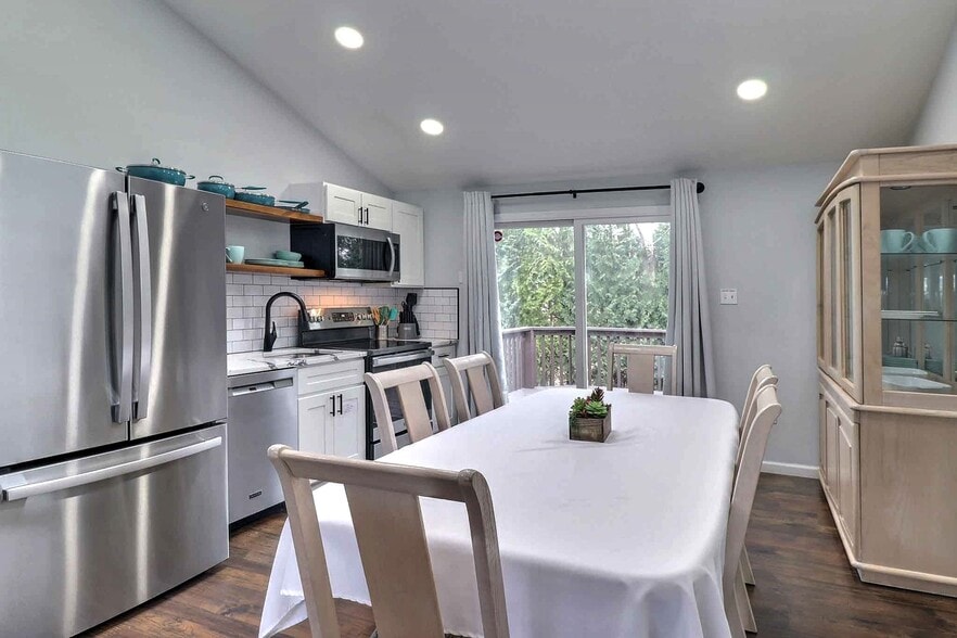 More Photos Of 3360 PA-940, Mount Pocono Specialty For Sale