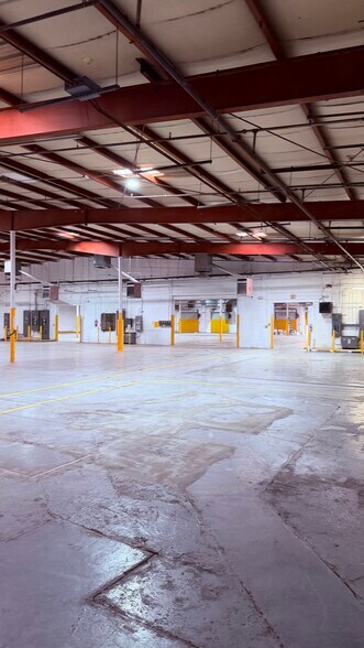 More Photos Of 3517 Frutas Ave, El Paso Manufacturing For Lease