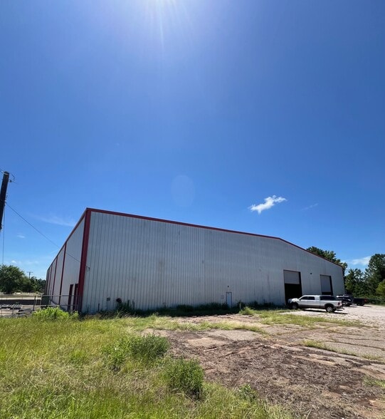 More Photos Of 2300 US-259 BUS, Kilgore Warehouse For Lease