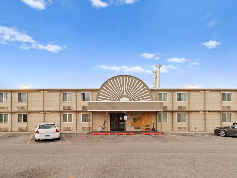 More Photos Of 100 W F St, Casper Hotel For Sale