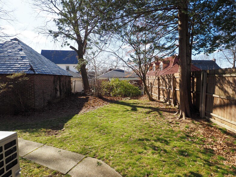 More Photos Of 78 Hart Blvd, Staten Island Rehabilitation Center For Lease