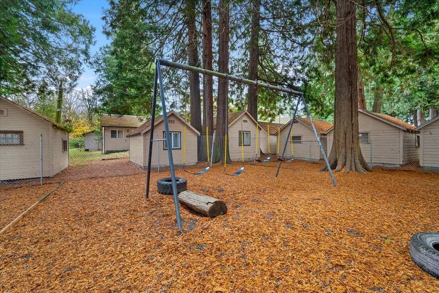 More Photos Of 5942 Portal Way, Ferndale Loft Creative Space For Lease