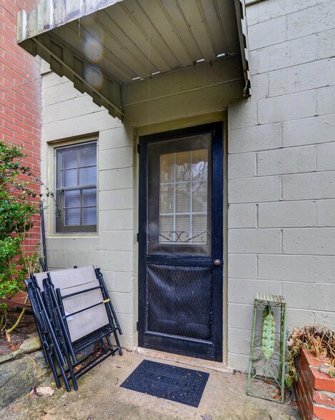 More Photos Of 145 Melrose Ave, Tryon Apartments For Sale