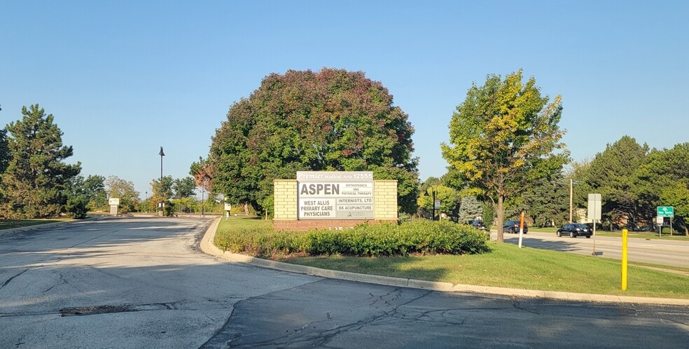 More Photos Of 12555 W National Ave, New Berlin Medical For Lease