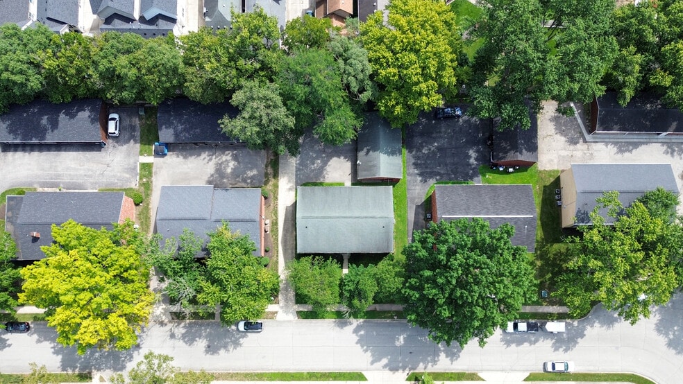 More Photos Of 209 Lark Dr, Carmel Apartments For Sale