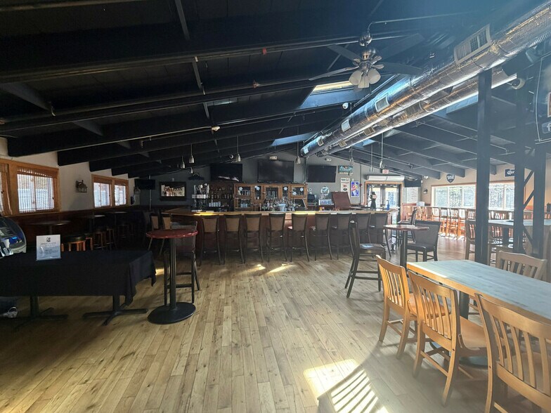 More Photos Of 325 Farnum Pike, Smithfield Restaurant For Sale