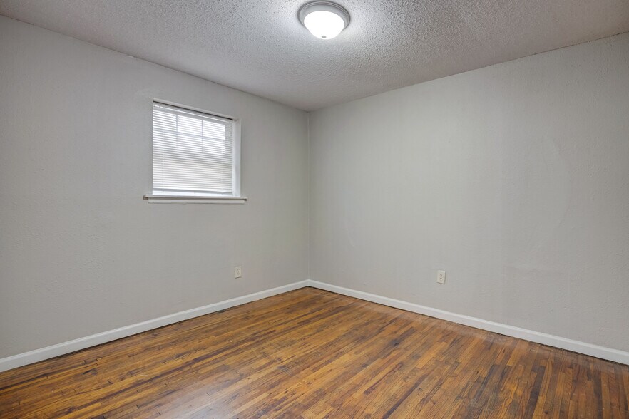 More Photos Of , Memphis Multifamily For Sale