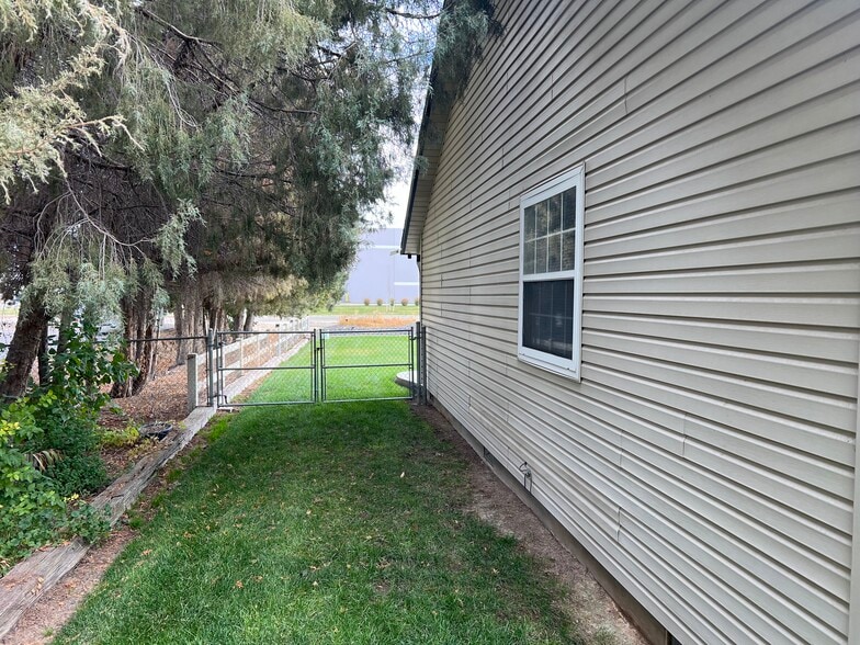 More Photos Of 16545 Madison Rd, Nampa Service For Sale