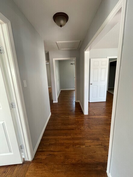 More Photos Of 1612 E Belt Line Rd, Carrollton Office For Sale