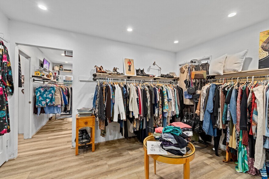 More Photos Of 2562 Alpine Blvd, Alpine Storefront Retail Residential For Sale