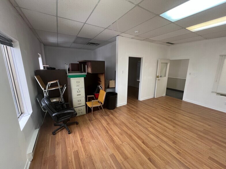 More Photos Of 4170 Grande Allée, Longueuil Office For Lease