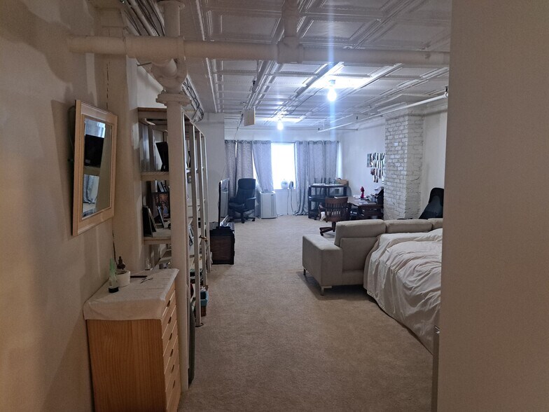 More Photos Of 1319 Washington Ave, Saint Louis General Retail For Sale
