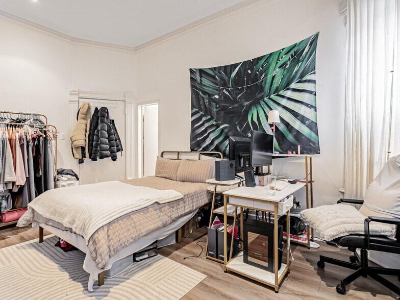 More Photos Of 24 Webster Av, Toronto Apartments For Sale