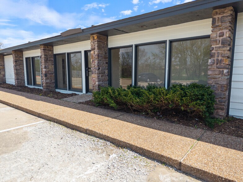 More Photos Of 2003 SE Walton Blvd, Bentonville Unknown For Lease