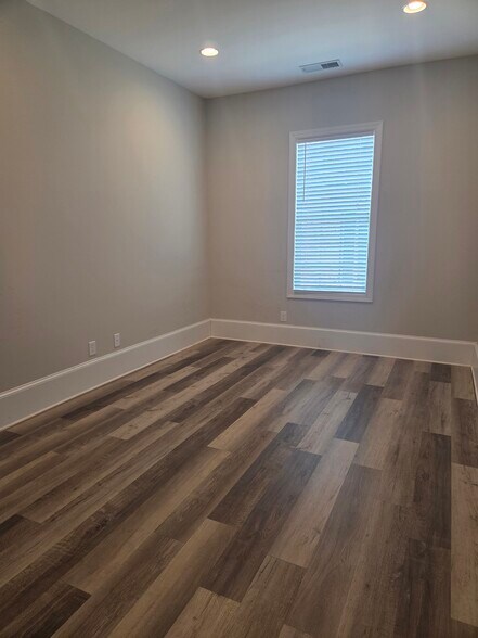 More Photos Of 4300 Westbrook Building B, Suwanee Medical For Lease