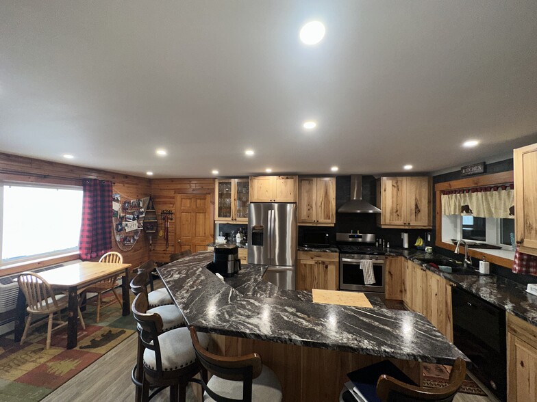 More Photos Of 171 Mission Rd, Wawa Hotel For Sale
