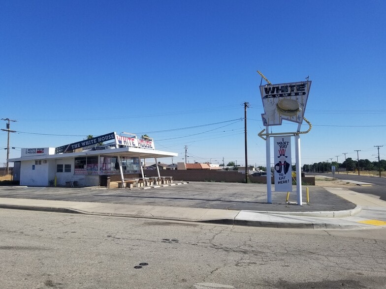 More Photos Of 44431 Division St, Lancaster Restaurant For Sale