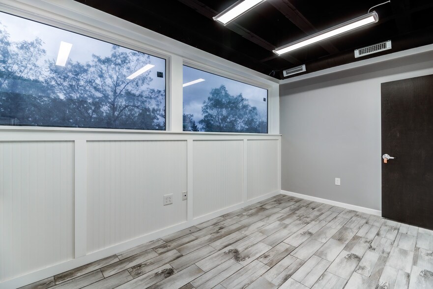 More Photos Of 25300 Lorain Rd, North Olmsted Medical For Lease